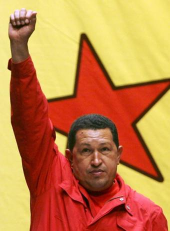 http://www.pacoredondo.com/images/Hugo_Chavez_pu%C3%B1o.jpg